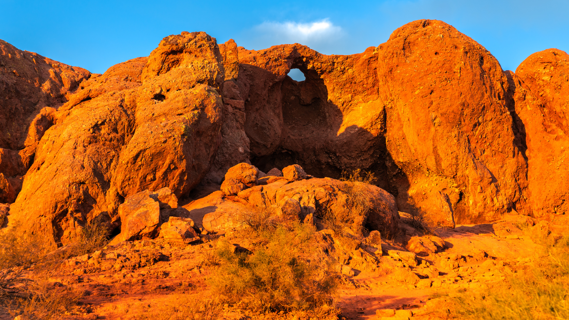 Phoenix Median Car Crash Leads to One Fatality, Two Serious Injuries