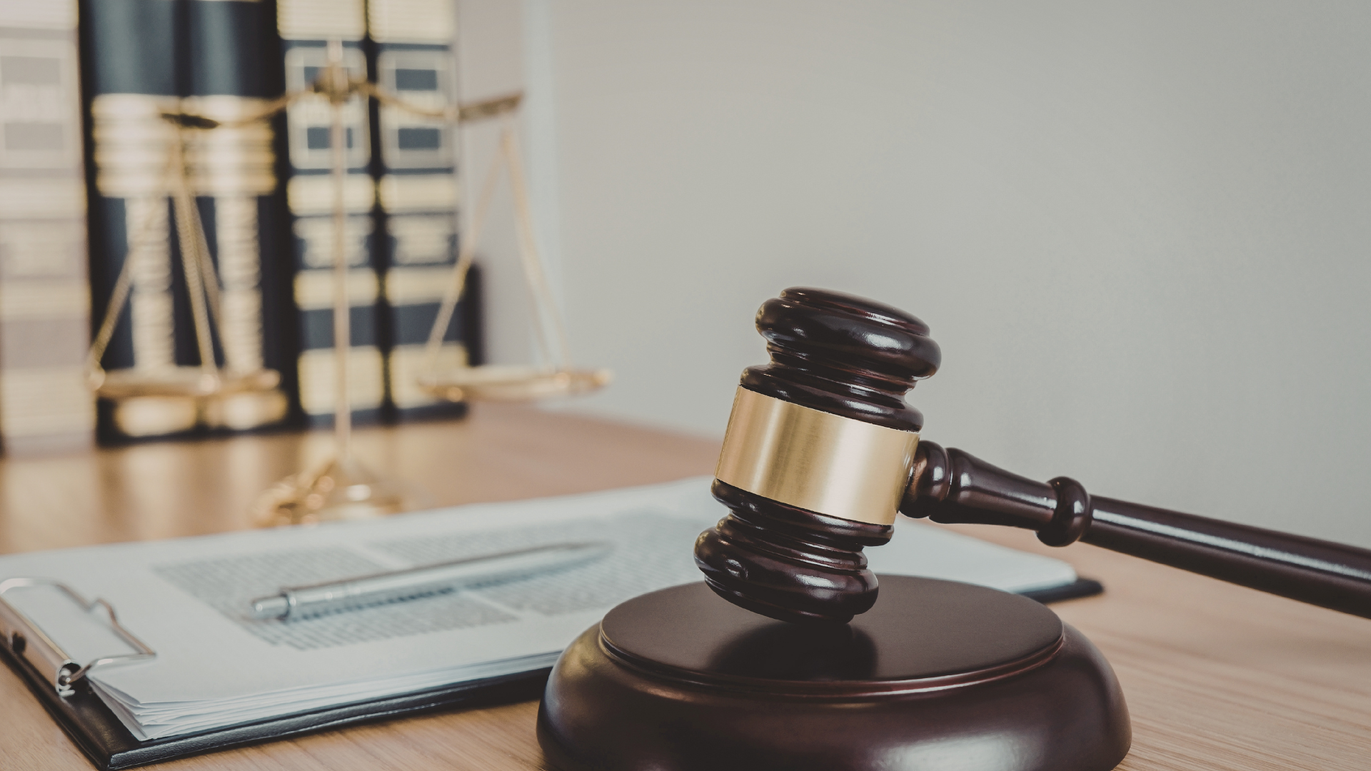 How a Phoenix Pedestrian Accident Attorney Responds to a DUI Crash